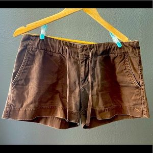 Brown shorts with pockets